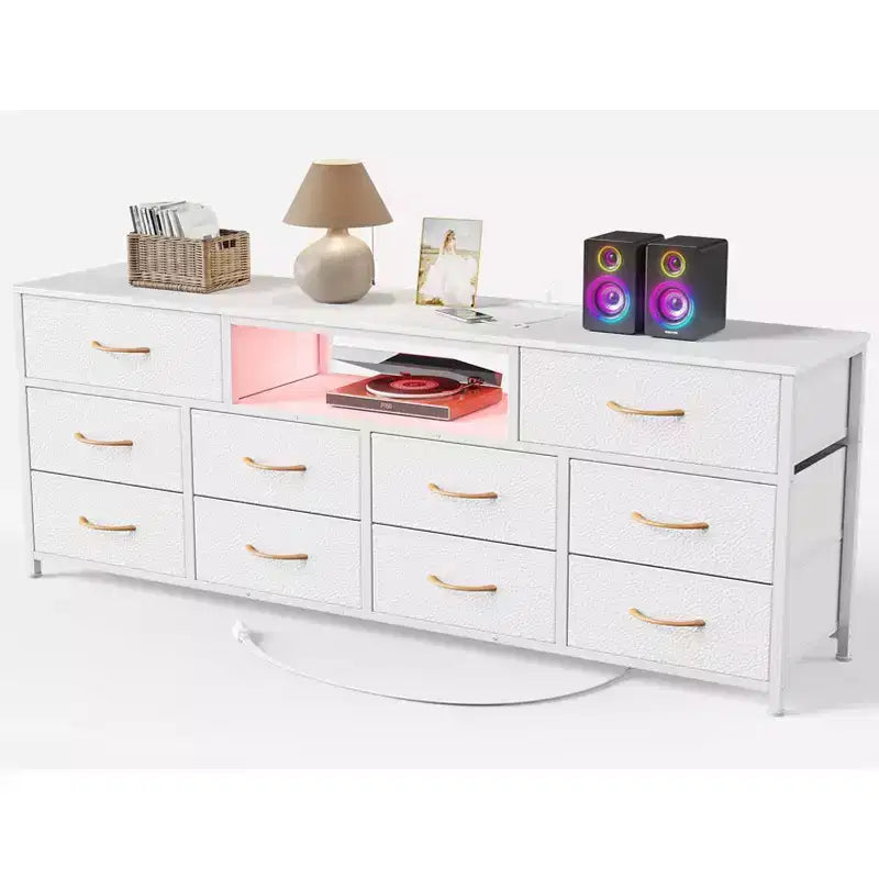 Commode Grande Blanche à 10 Tiroirs Meuble TV Pour Téléviseur 75 Pouces Console Multimédia avec Rangement en Tissu, Prises de Courant et Lumières LED Meuble de Rangement pour Chambre à Coucher