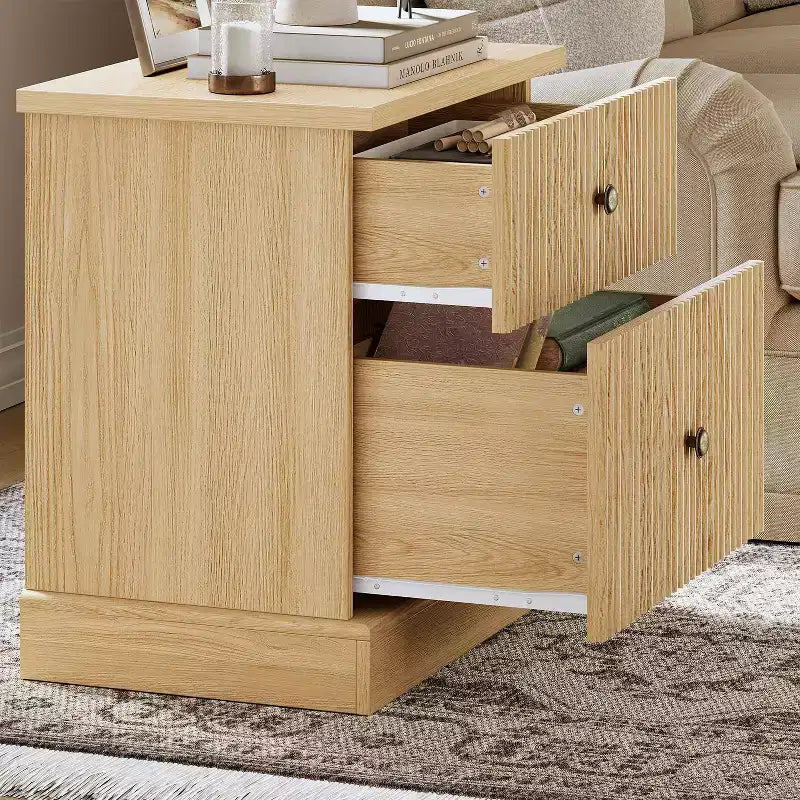 Table de chevet cannelée de style Mid-Century avec 2 tiroirs - Table d'appoint en bois clair pour chambre à coucher ou salon