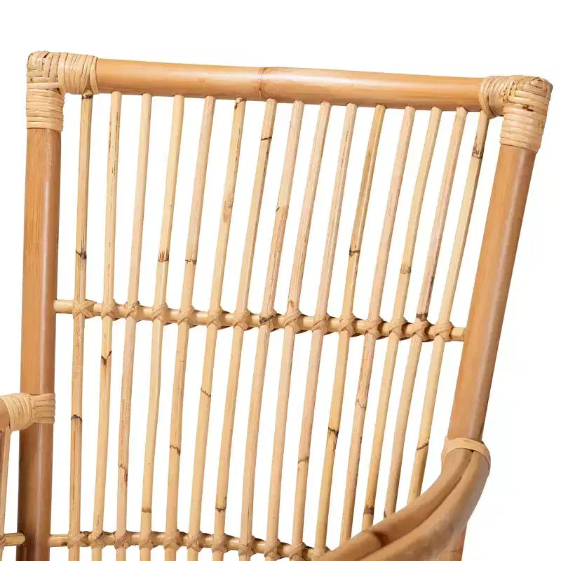 Fauteuil rembourré en rotin naturel de style bohème moderne avec coussin d'assise